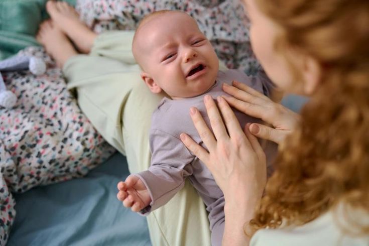 Khóc dạ đề có phải do trẻ bị giật mình? Một số cách giúp bé ngủ ngon hơn