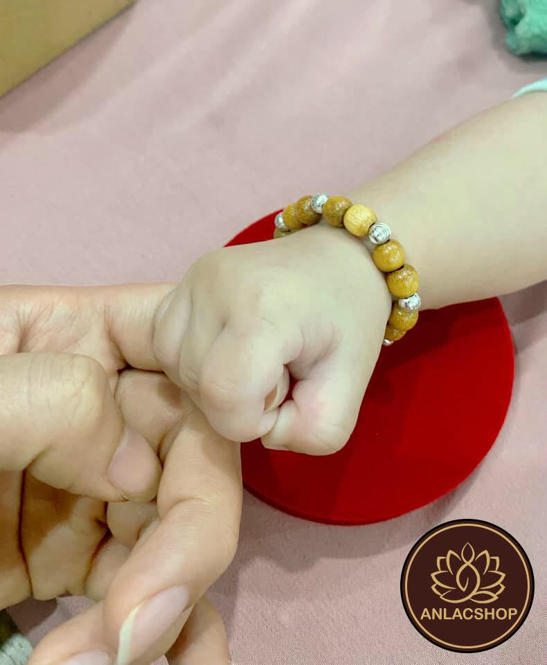 Vòng dâu tằm có làm mất sữa mẹ không? Giải đáp theo góc nhìn y khoa và dân gian