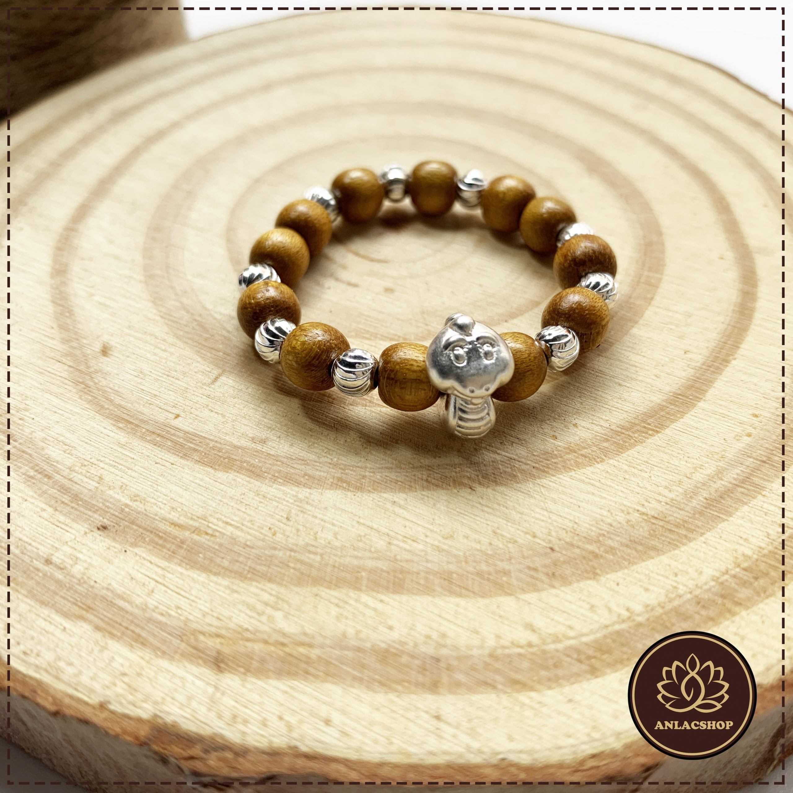 Ý nghĩa số bi bạc trong vòng dâu tằm - Vì sao ba mẹ nên quan tâm khi chọn cho bé?