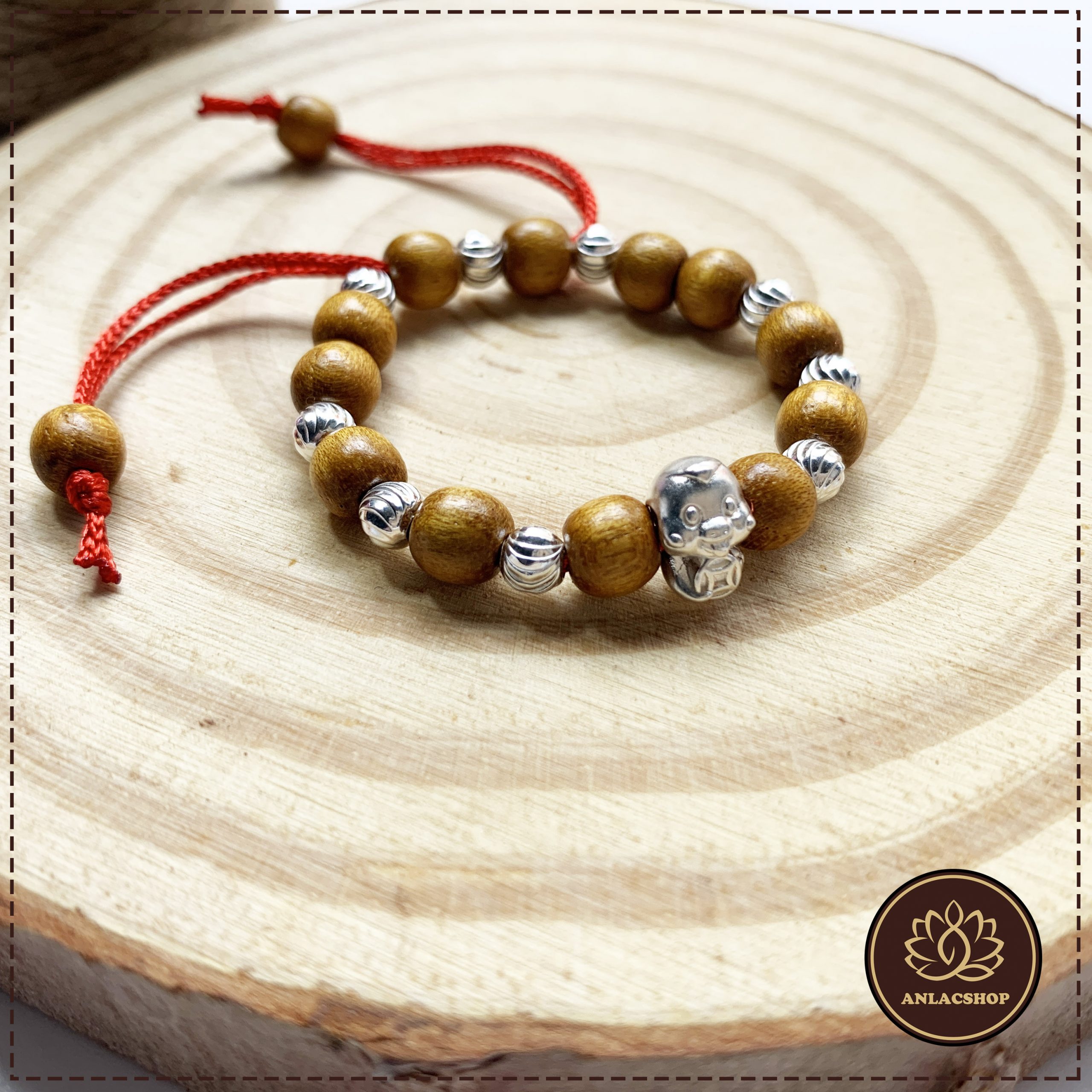 Vòng dâu tằm giá bao nhiêu? Nên chọn loại nào để vừa an toàn vừa chất lượng?