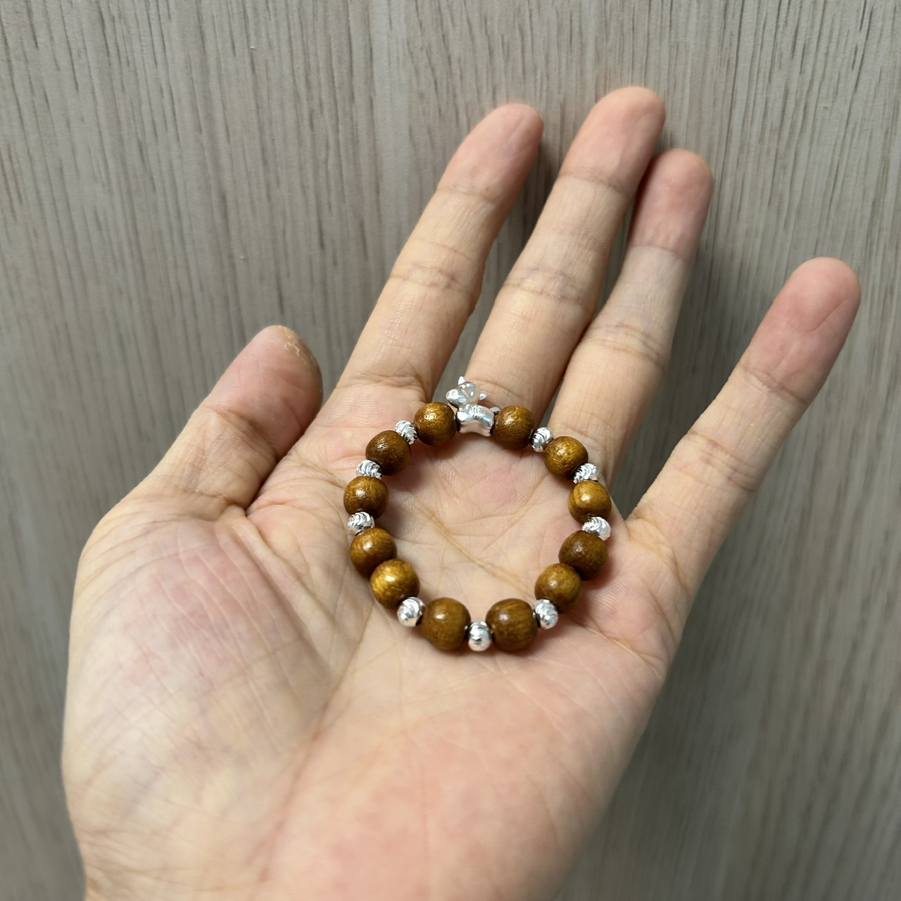 Khi nào cần thay vòng dâu tằm cho trẻ nhỏ? Những điều ba mẹ nên biết để bé luôn thoải mái